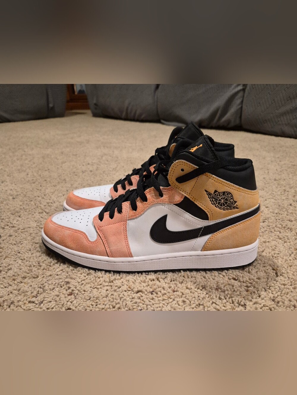 Jordan 1 Mid